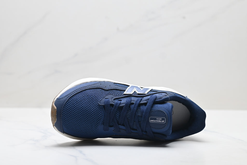 New Balance Fresh Foam Arishi v4 | Navy | MARISTN4