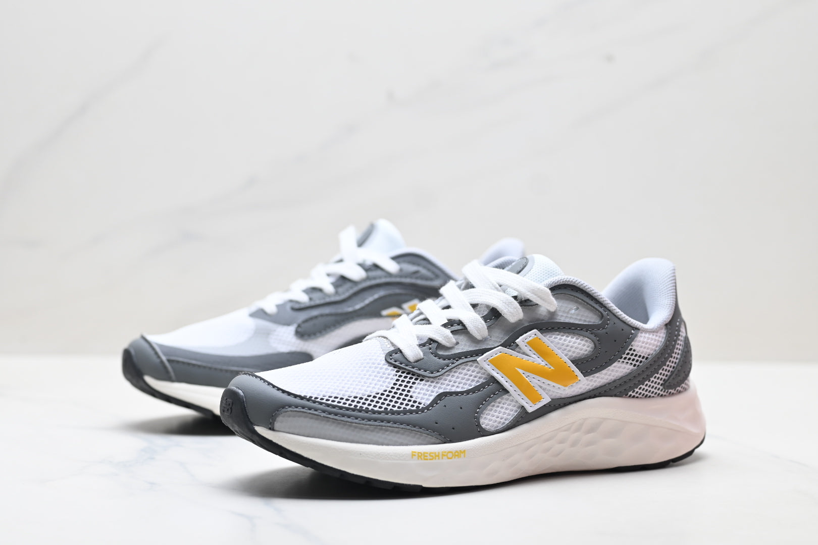 New Balance Fresh Foam Arishi v4 | White Grey Yellow | MARISTN4