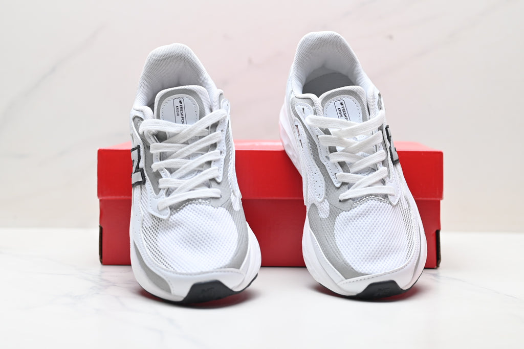 New Balance Fresh Foam Arishi v4 | White Silver | MARISTN4