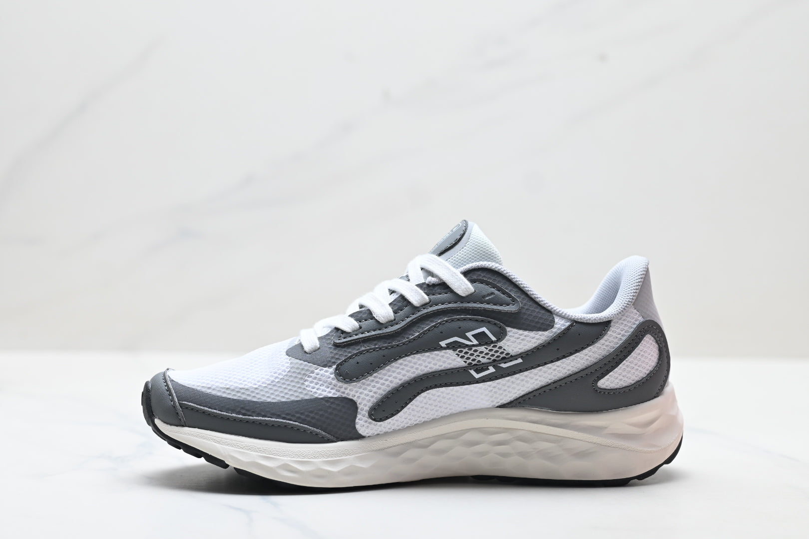 New Balance Fresh Foam Arishi v4 | White Steel Grey | MARISTN4