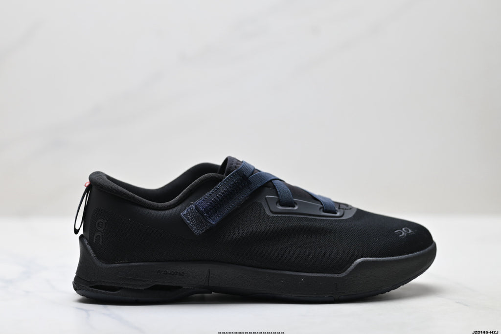 On Cloudnova Moon | Triple Black | 3WG10745460