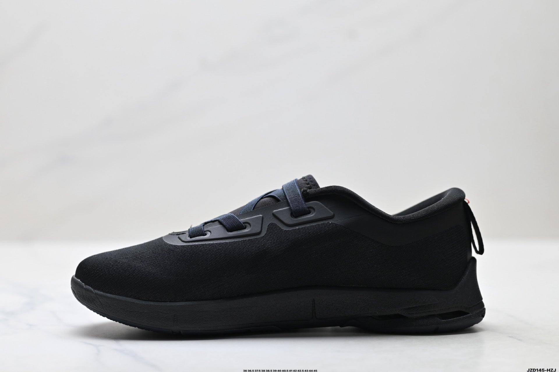On Cloudnova Moon | Triple Black | 3WG10745460