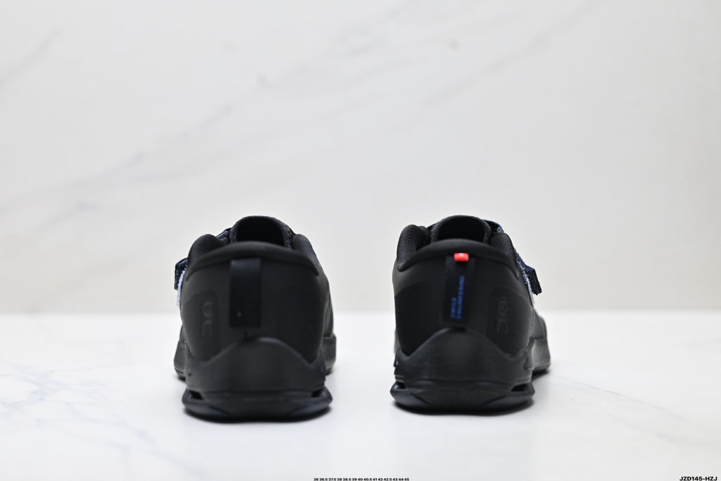 On Cloudnova Moon | Triple Black | 3WG10745460