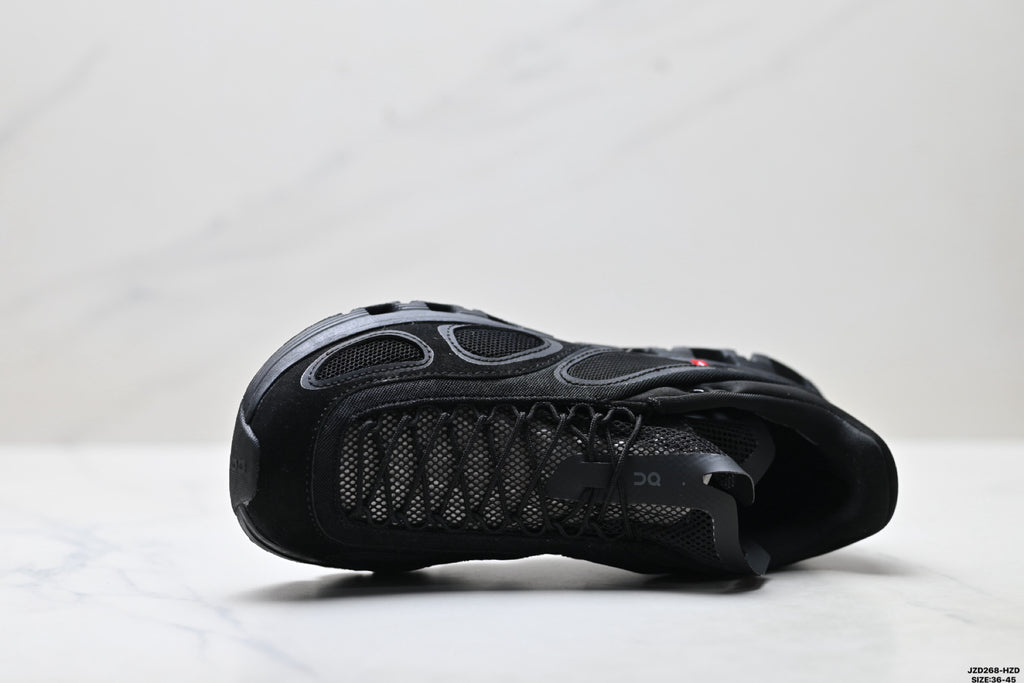On Cloud X FKA | Triple Black | 3WF10700553