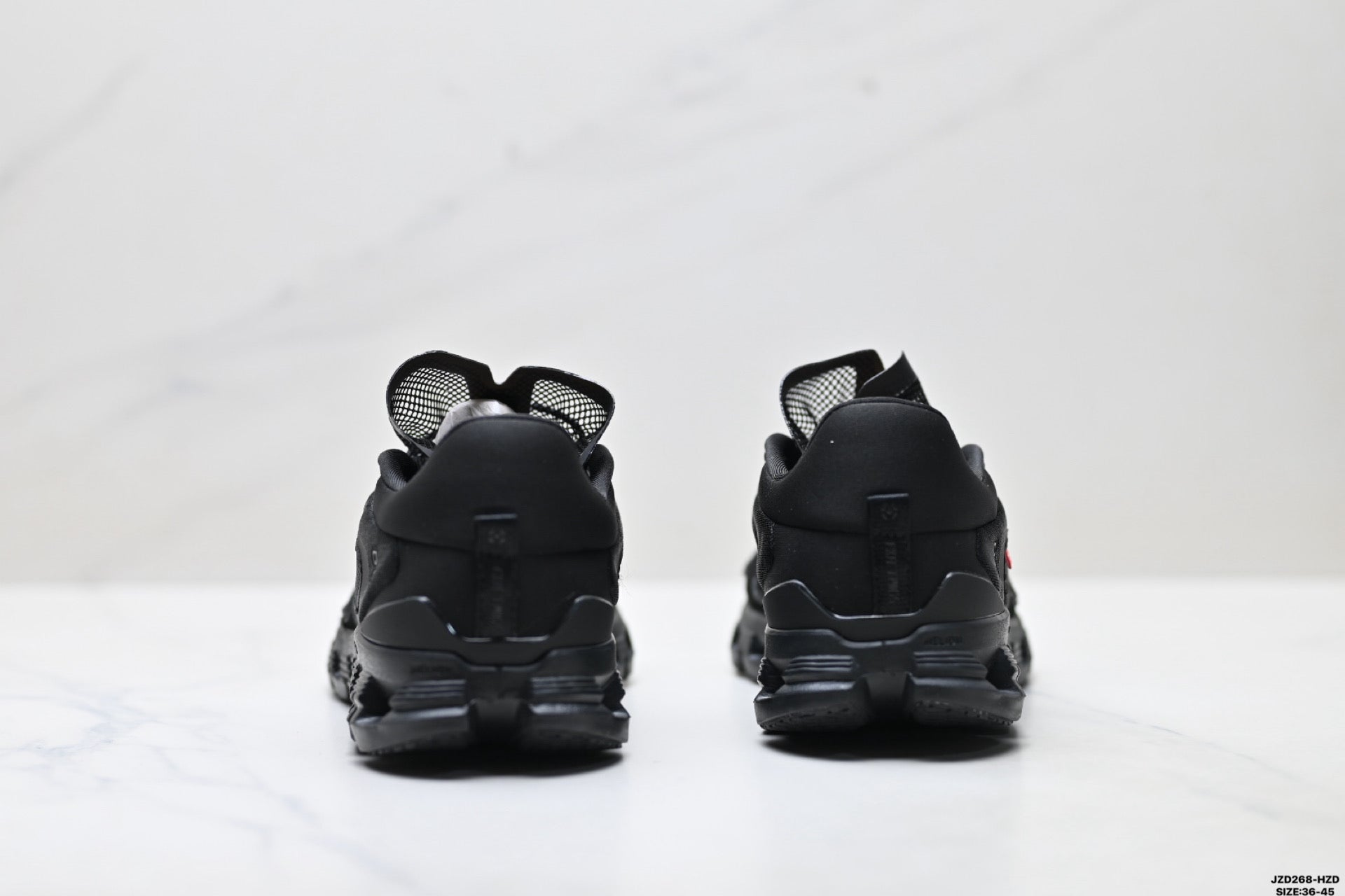 On Cloud X FKA | Triple Black | 3WF10700553