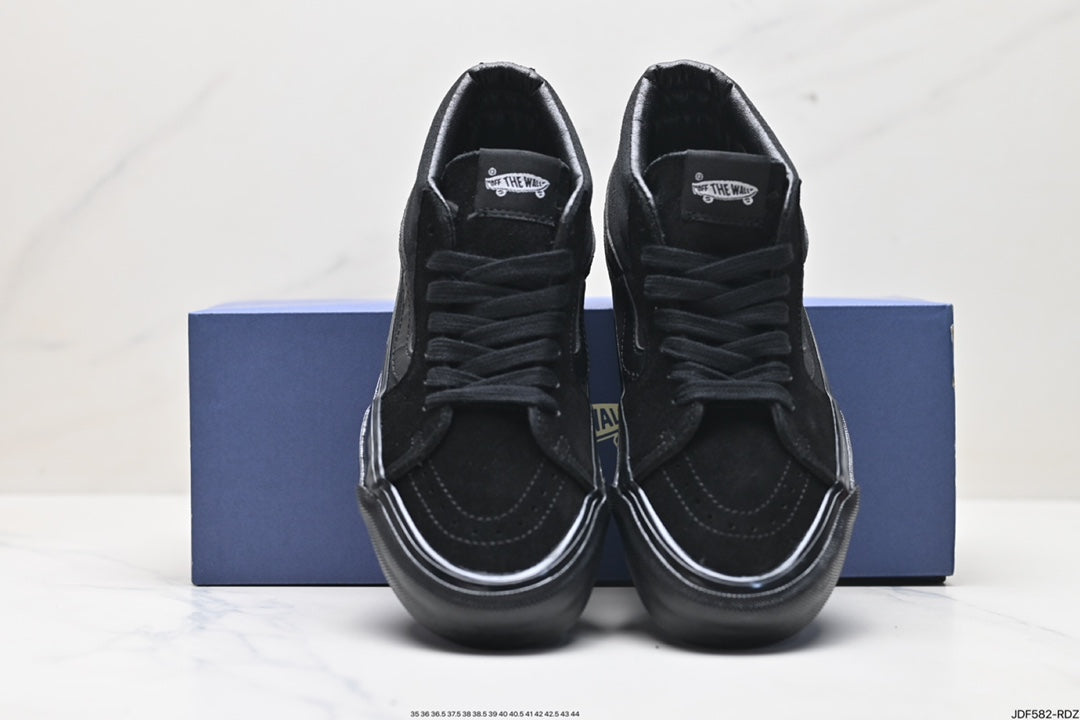 Vans LX Sk8-Mid Reissue 83 | Triple Black | VN000CQQBKA