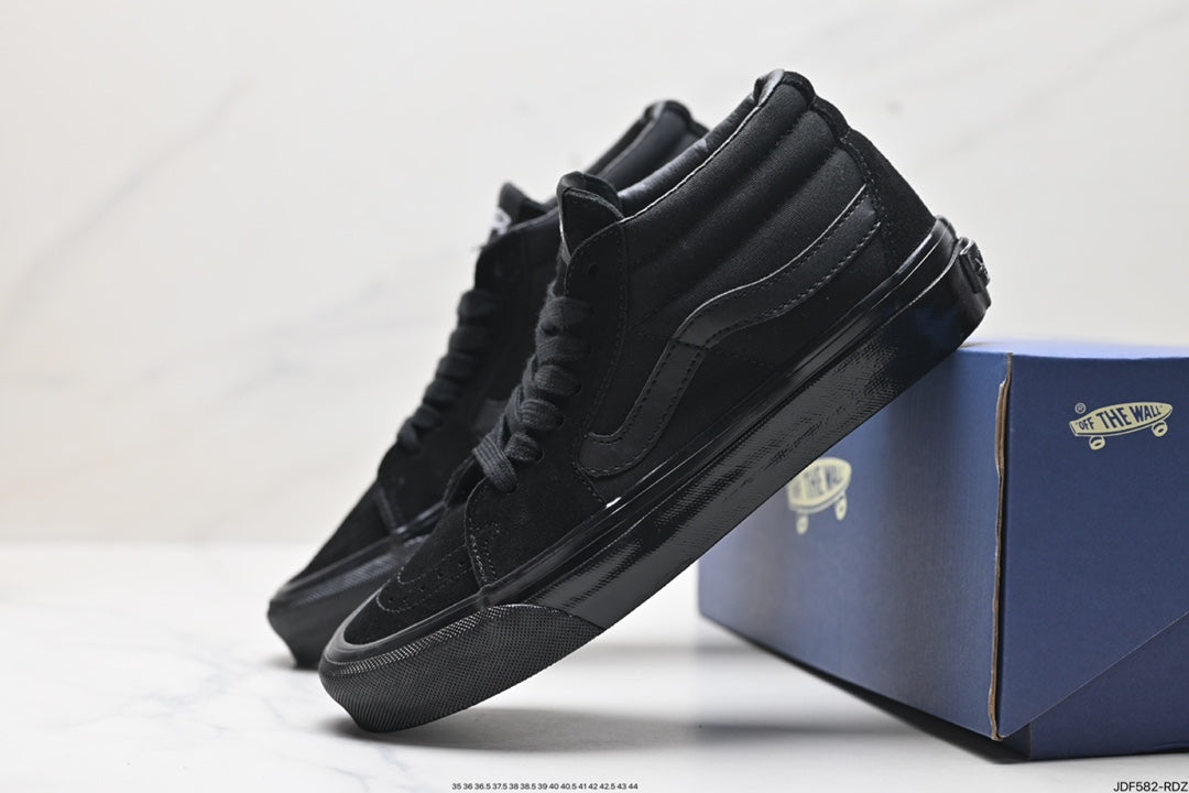 Vans LX Sk8-Mid Reissue 83 | Triple Black | VN000CQQBKA