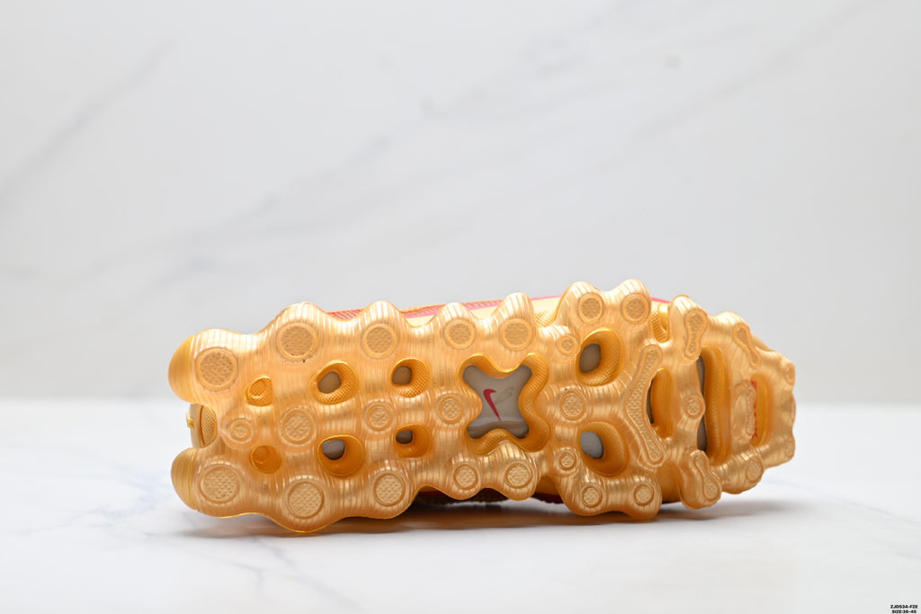 Nike Air Liquid Max | University Red Metallic Gold | IQ7634-008