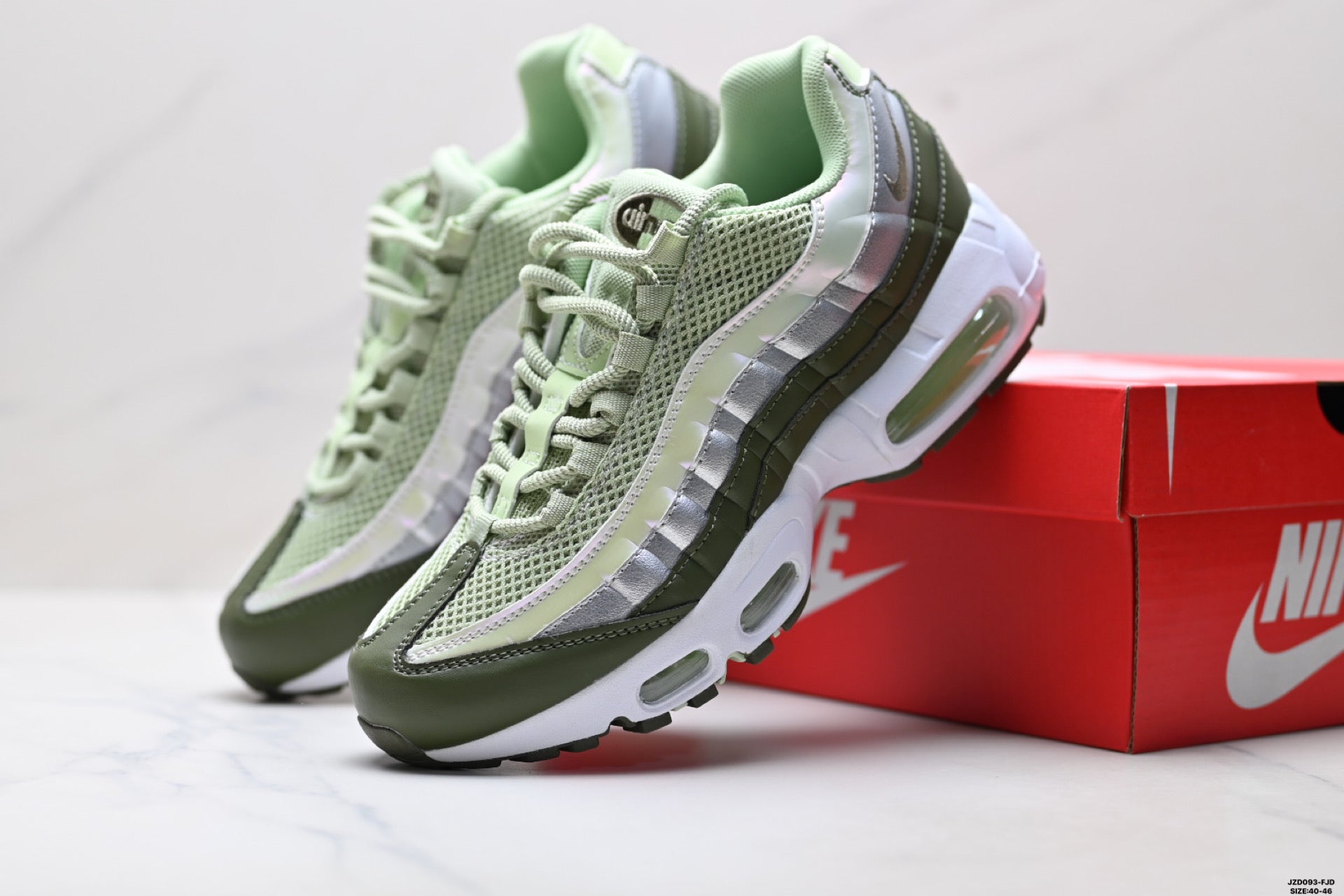 Nike Air Max 95 TT Men's Running Shoes  lB6398-300