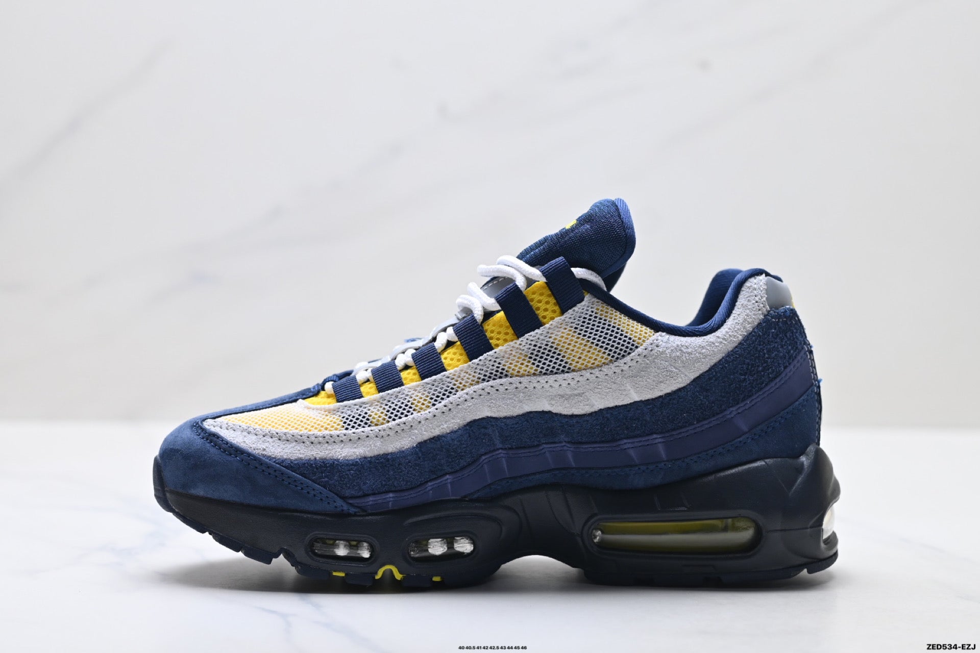 Nike Air Max 95 SP Retro Running Sneaker HQ8492-400