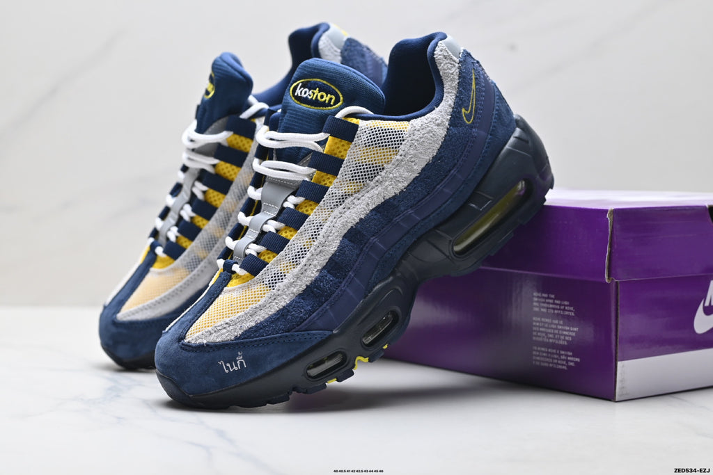 Nike Air Max 95 SP Retro Running Sneaker HQ8492-400
