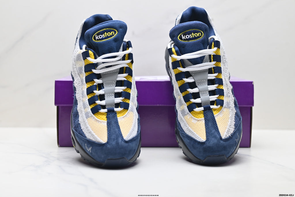 Nike Air Max 95 SP Retro Running Sneaker HQ8492-400