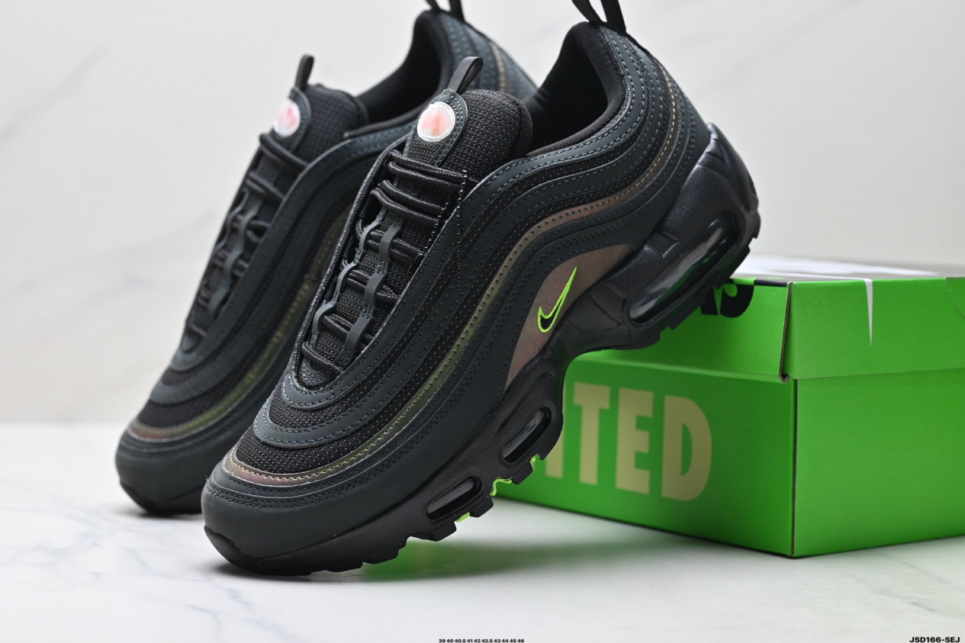 Nike Air Max 95 Thunder Retro Running Sneaker II1711-900