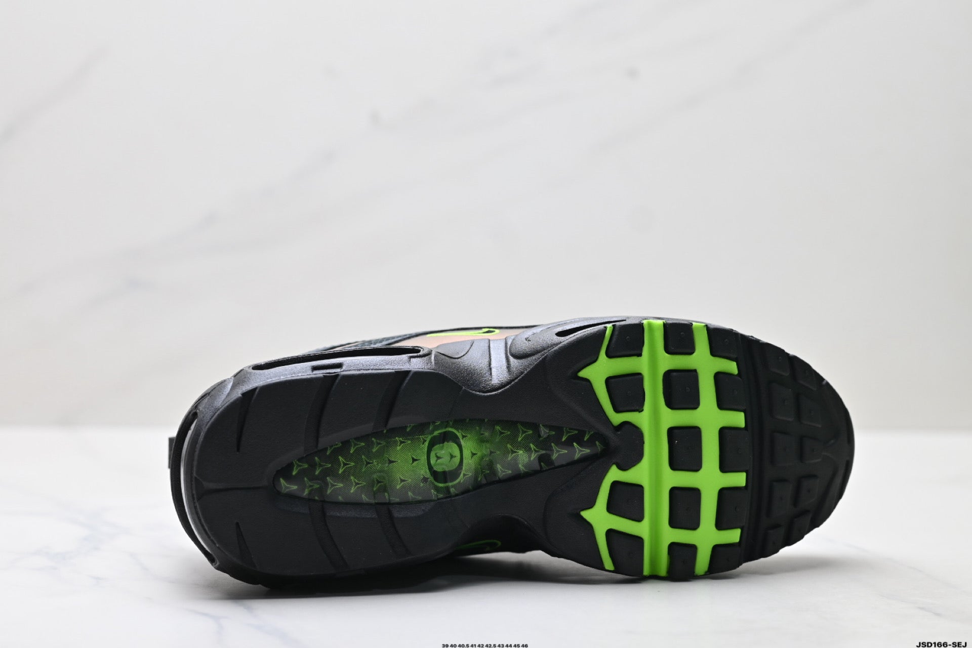 Nike Air Max 95 Thunder Retro Running Sneaker II1711-900