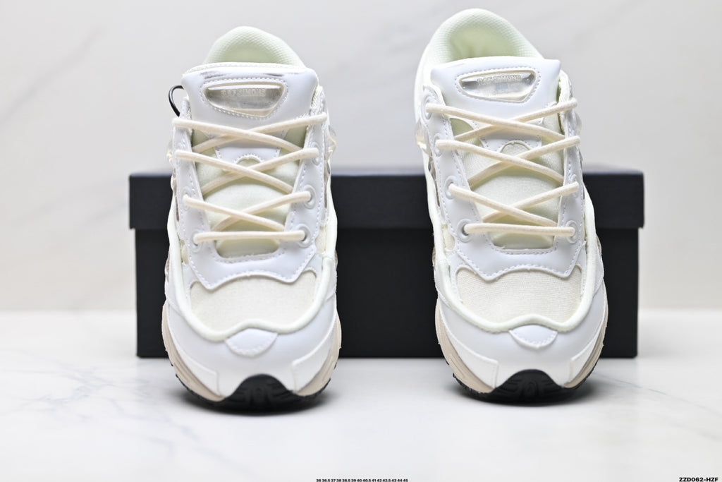 Raf Simons x Adidas Originals Ozweego Low-Top Sneaker BB6742