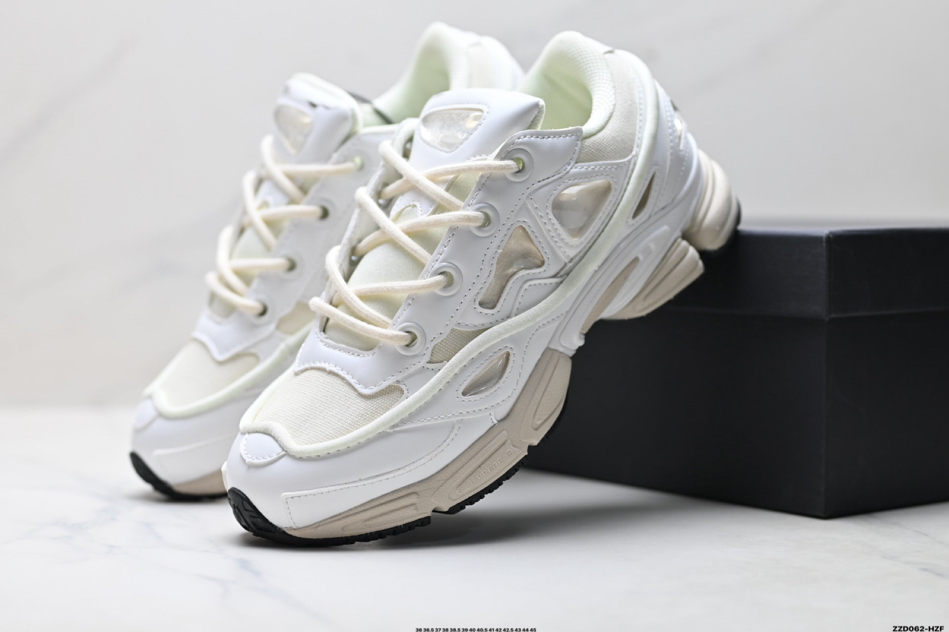 Raf Simons x Adidas Originals Ozweego Low-Top Sneaker BB6742