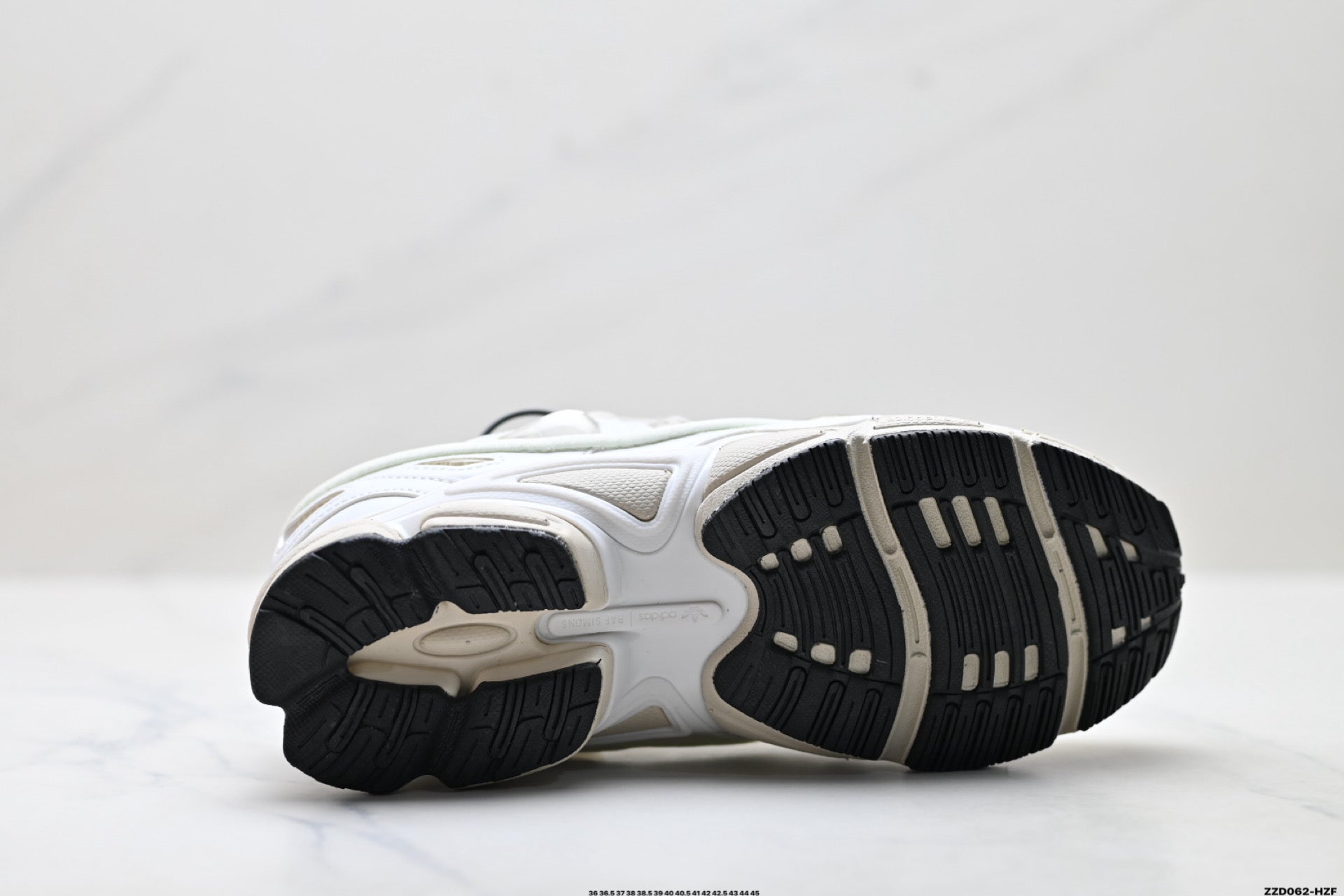 Raf Simons x Adidas Originals Ozweego Low-Top Sneaker BB6742