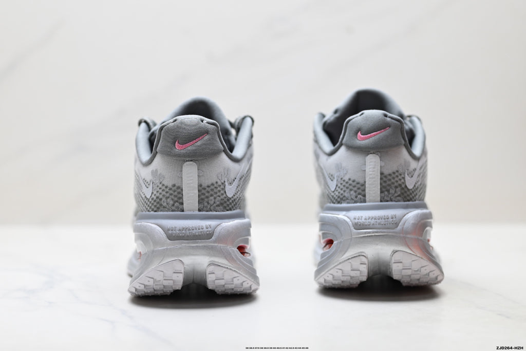 Nike Vomero Premium Low-Top Running Shoe IQ0028-001
