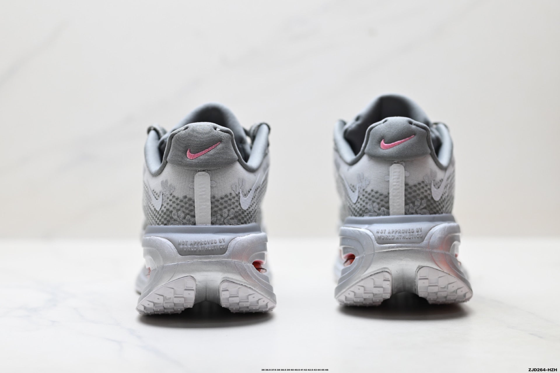 Nike Vomero Premium Low-Top Running Shoe IQ0028-001