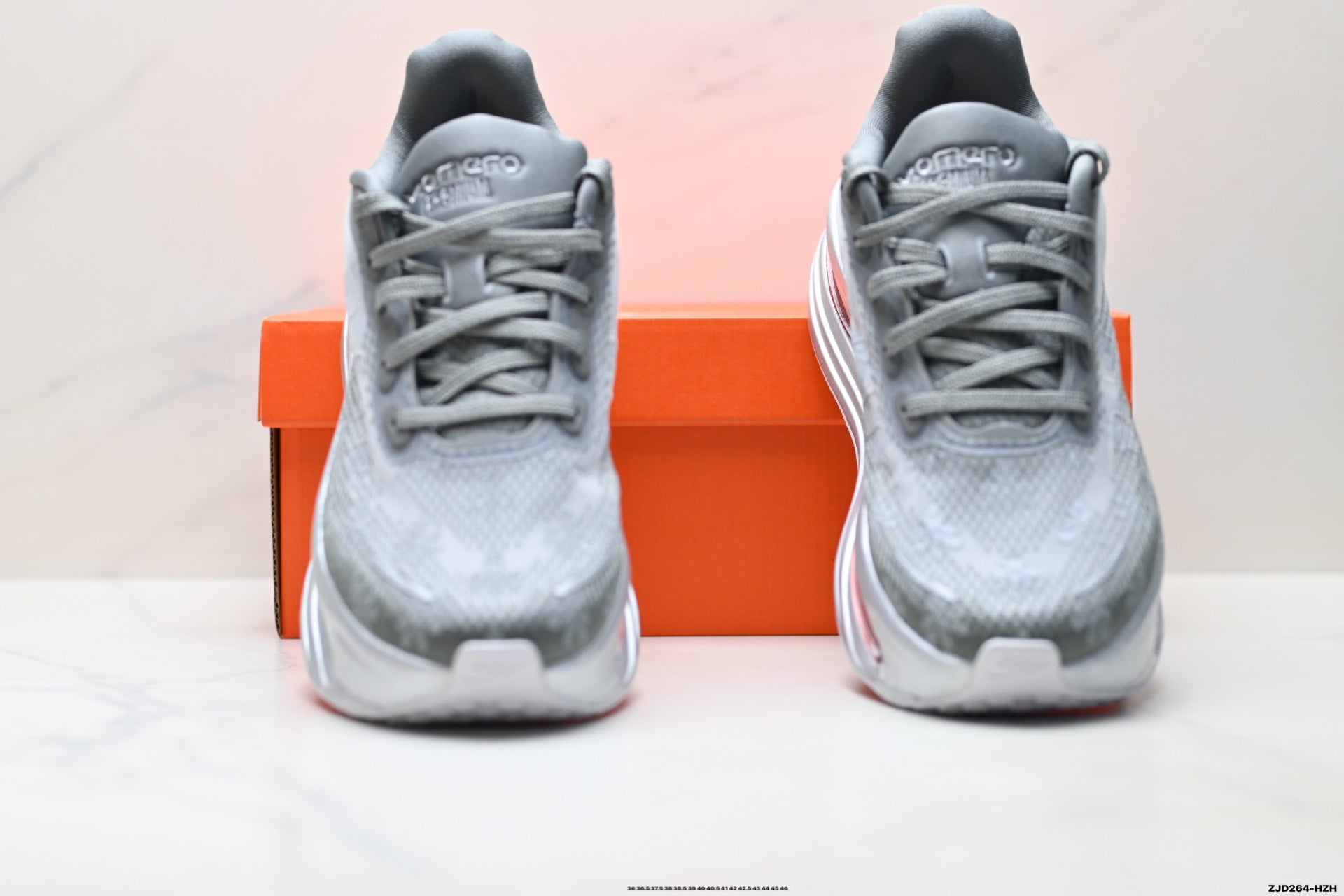Nike Vomero Premium Low-Top Running Shoe IQ0028-001