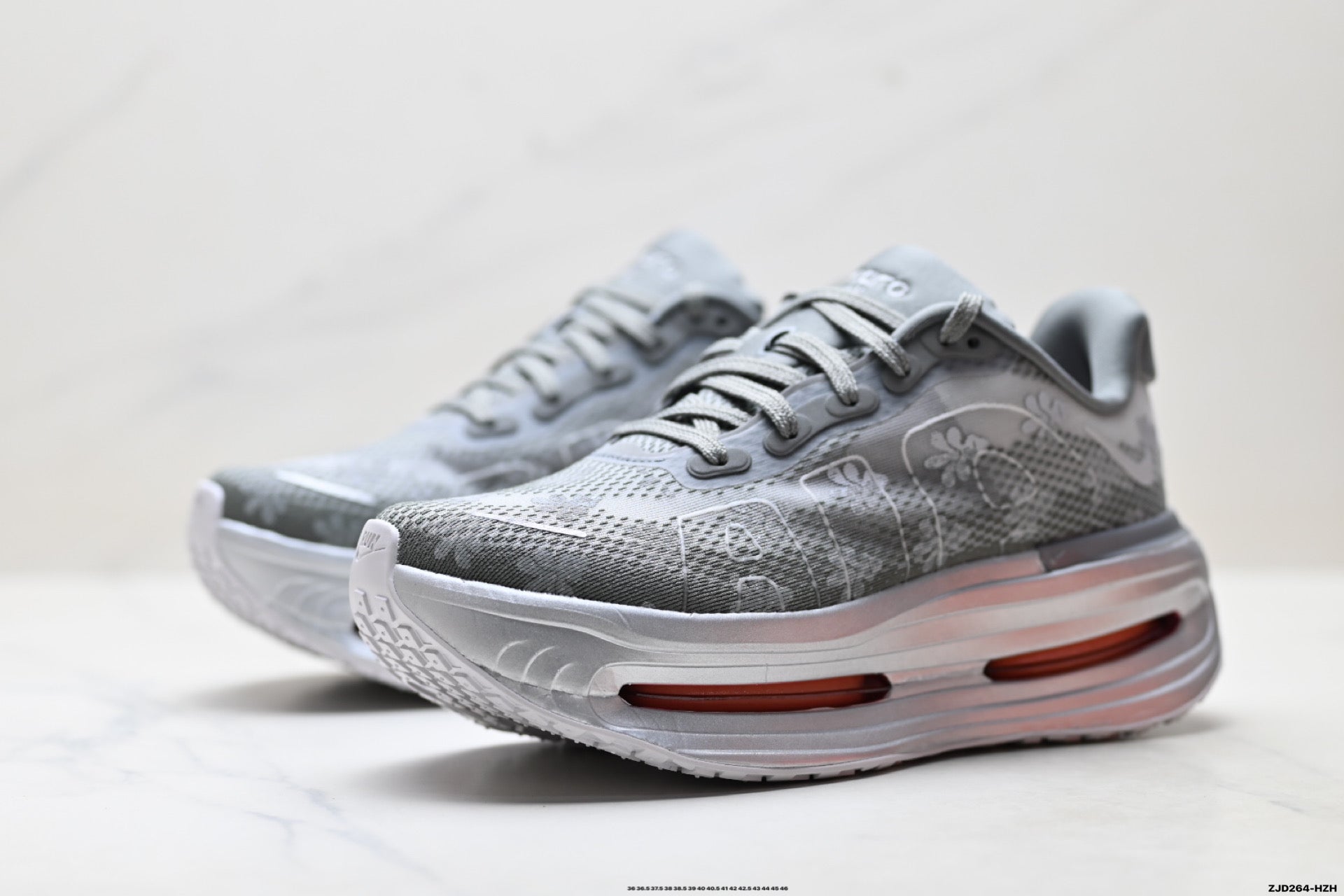 Nike Vomero Premium Low-Top Running Shoe IQ0028-001