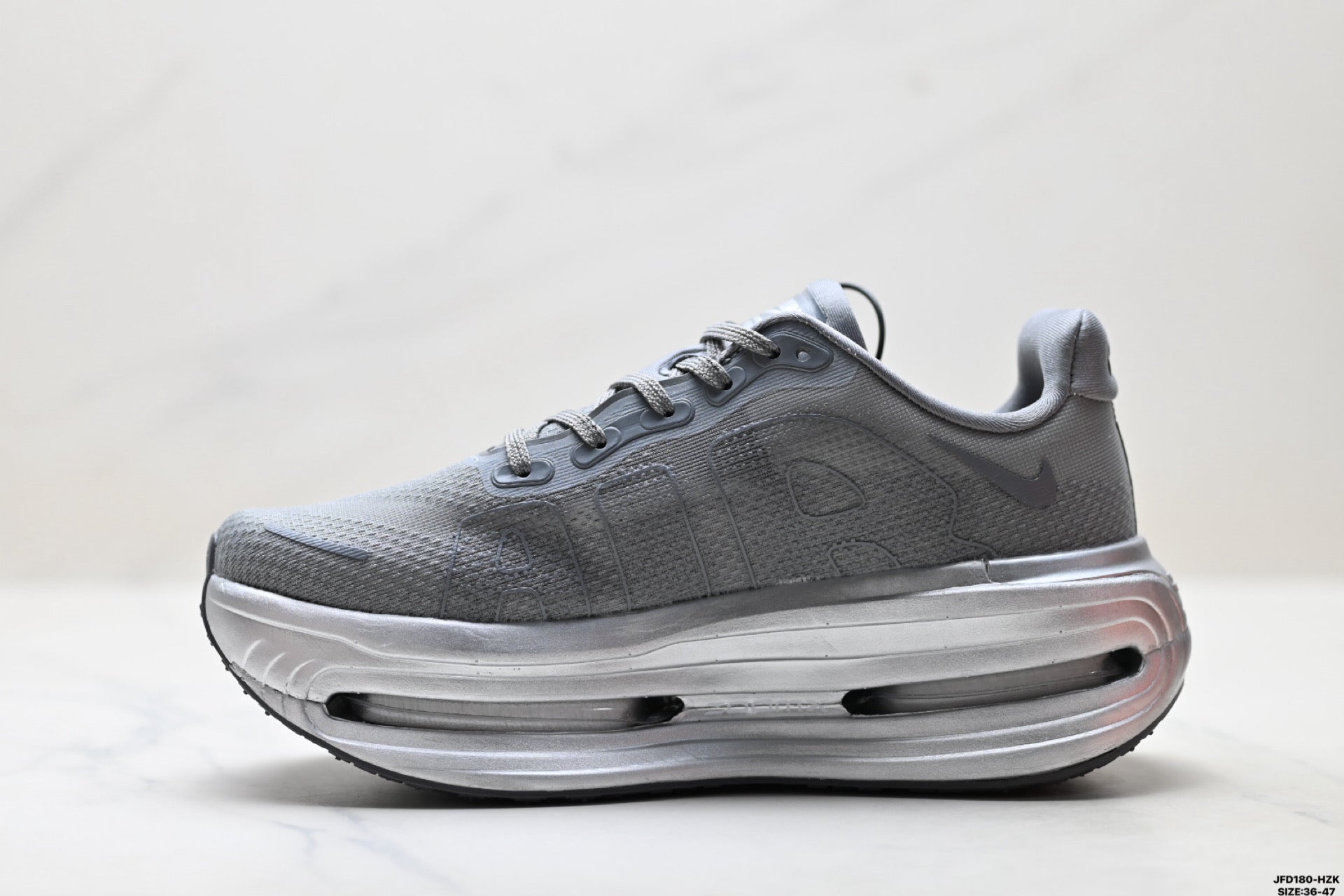 Nike Vomero Premium Low-Top Running Shoe IR1988-084