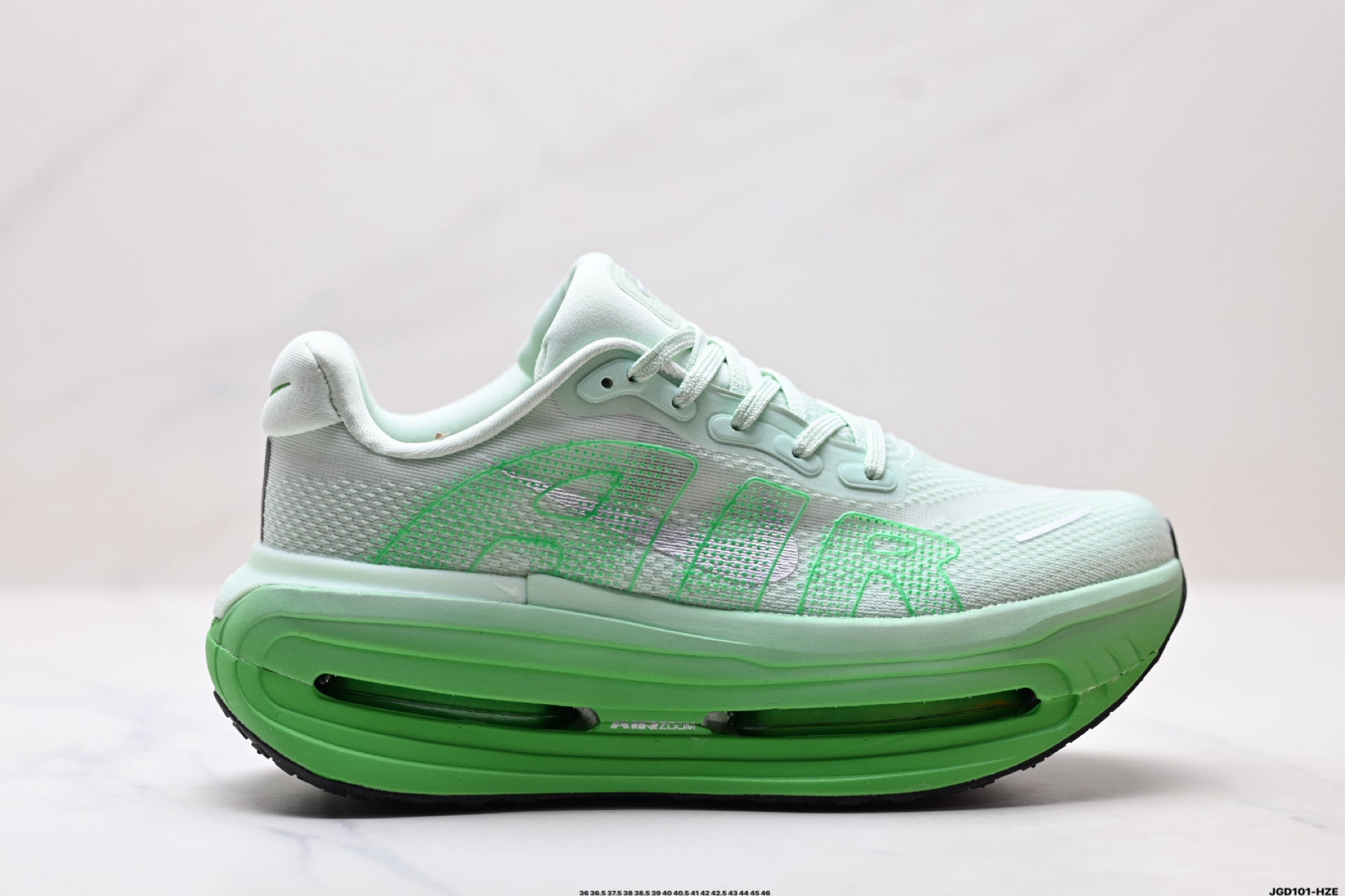Nike Vomero Premium Low-Top Running Shoe HM5973-302