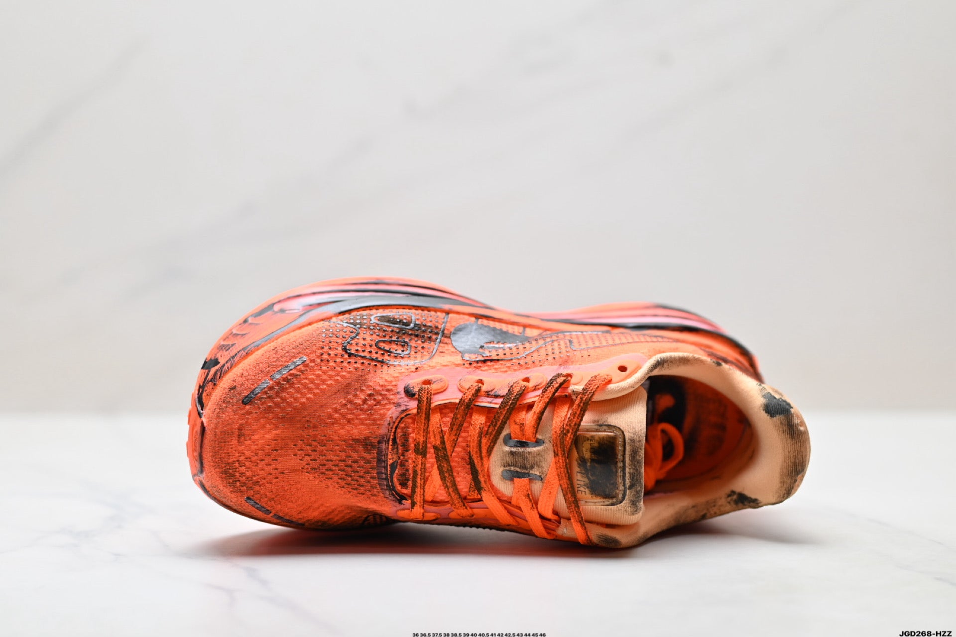 Nike Vomero Premium Low-Top Running Shoe IQ7166-800