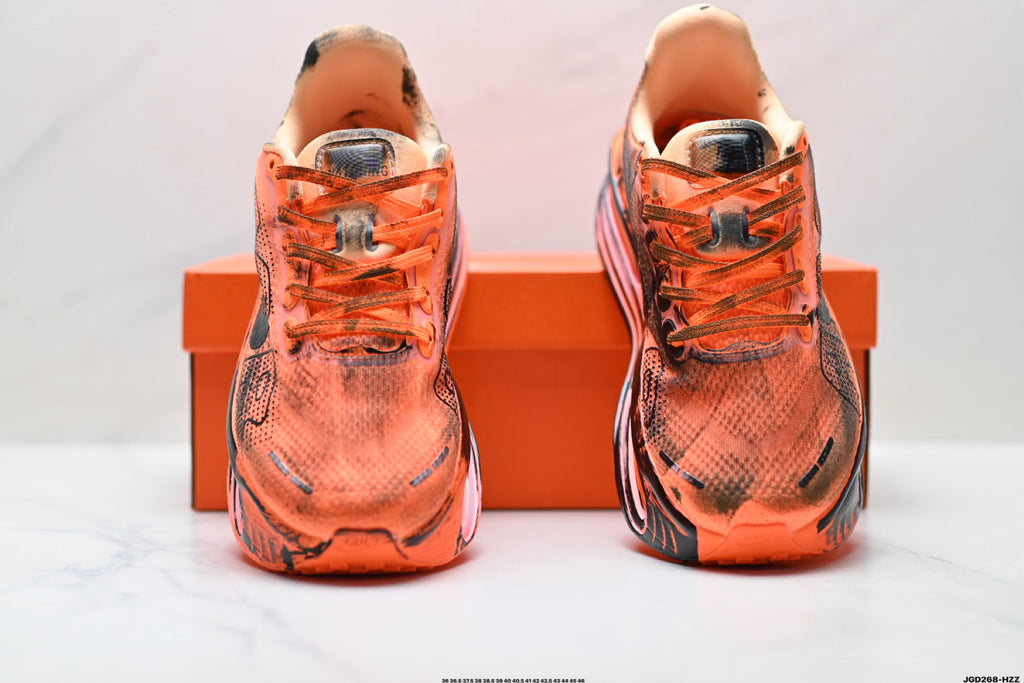 Nike Vomero Premium Low-Top Running Shoe IQ7166-800