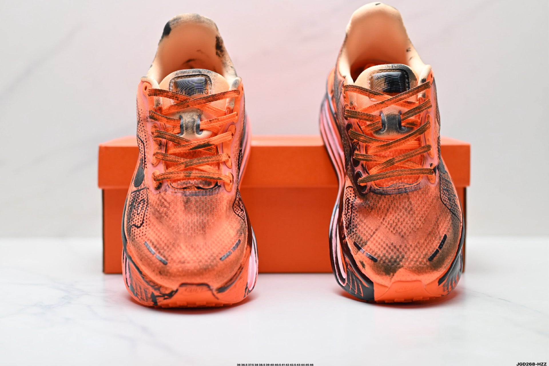 Nike Vomero Premium Low-Top Running Shoe IQ7166-800