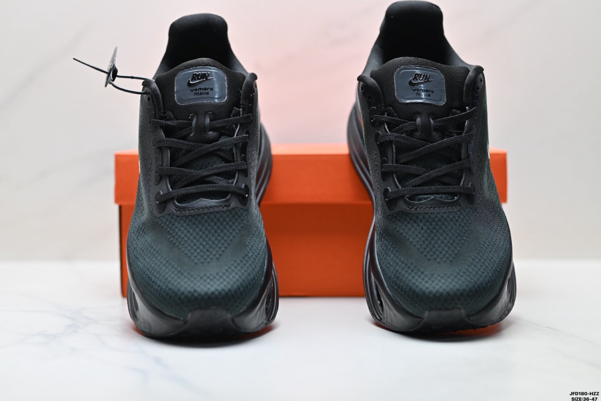 Nike Vomero Premium Low-Top Running Shoe IQ0627-001