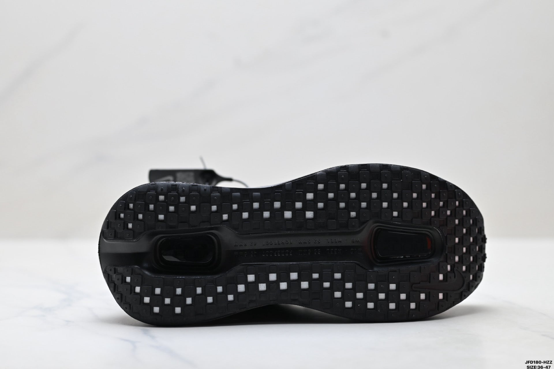 Nike Vomero Premium Low-Top Running Shoe IQ0627-001