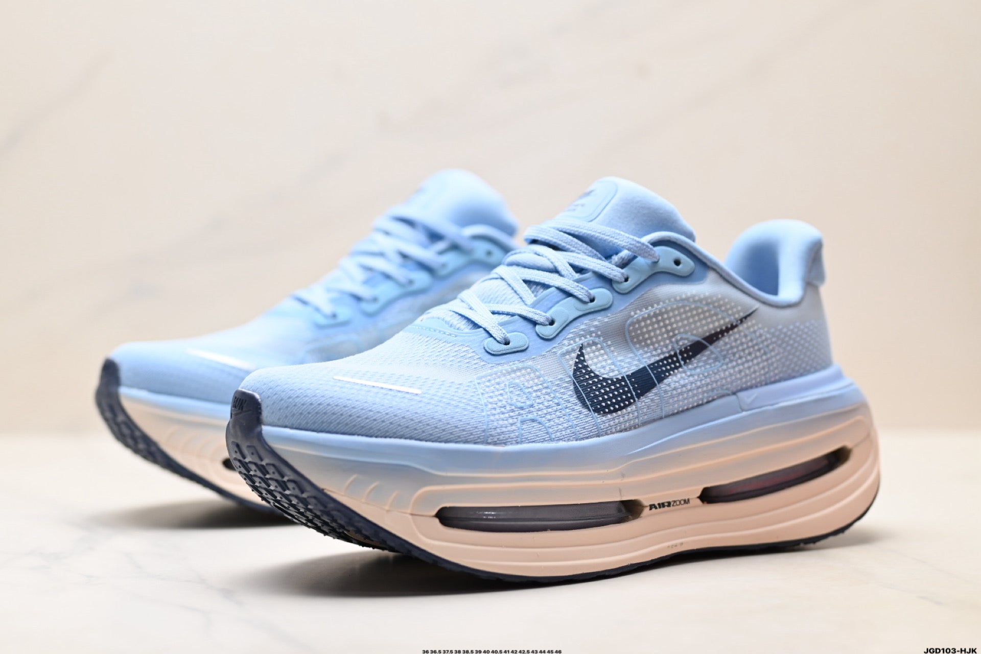 Nike Vomero Premium Men's Low-Top Running Shoe HM5973-401