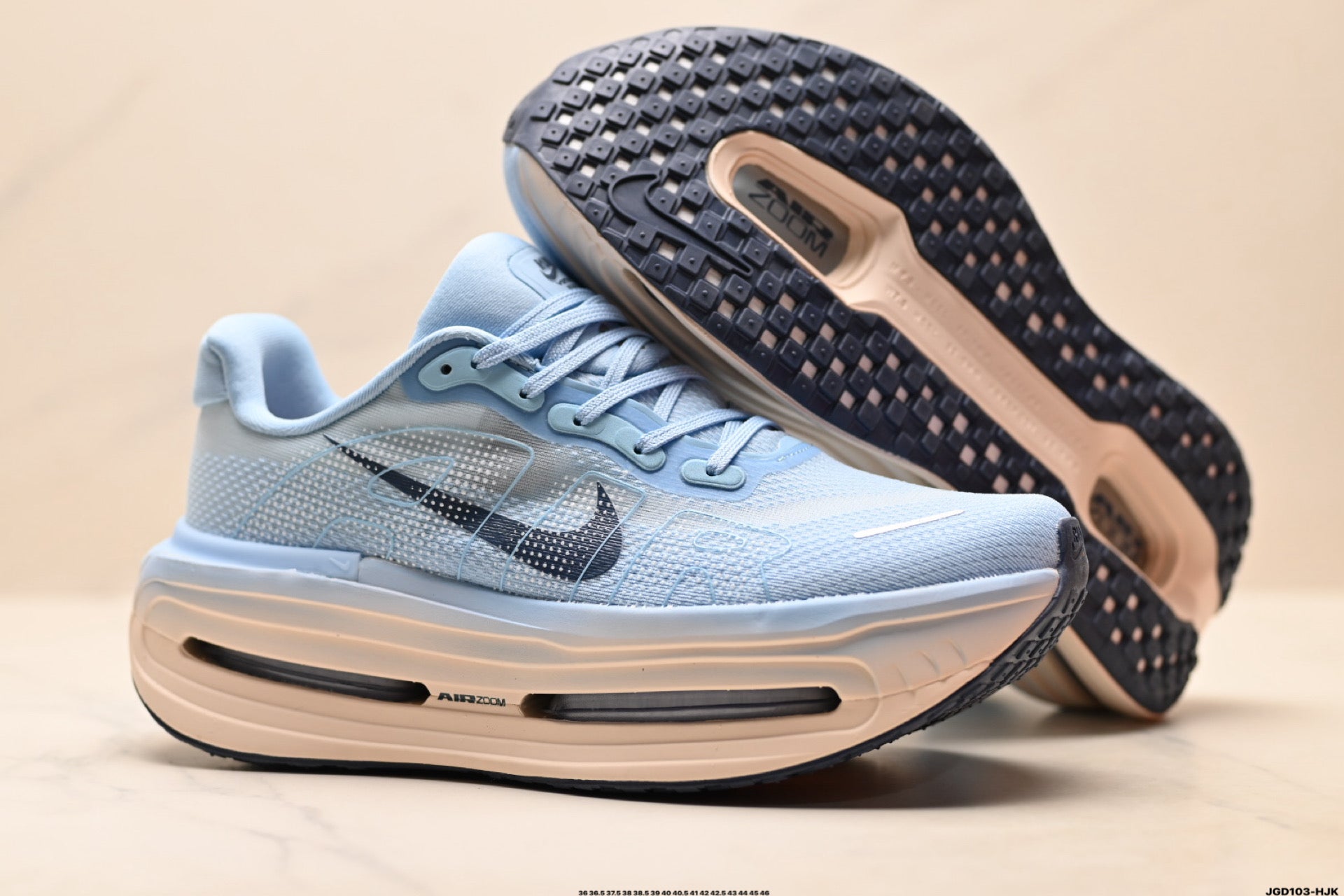 Nike Vomero Premium Men's Low-Top Running Shoe HM5973-401