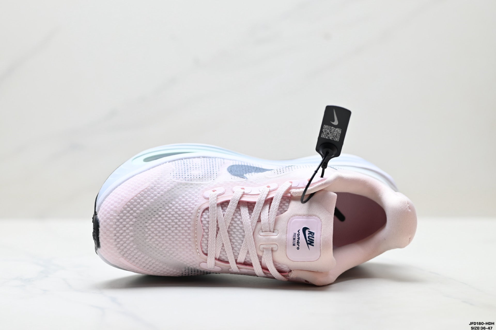 Nike Vomero Premium Low-Top Running Shoe HM5973-606