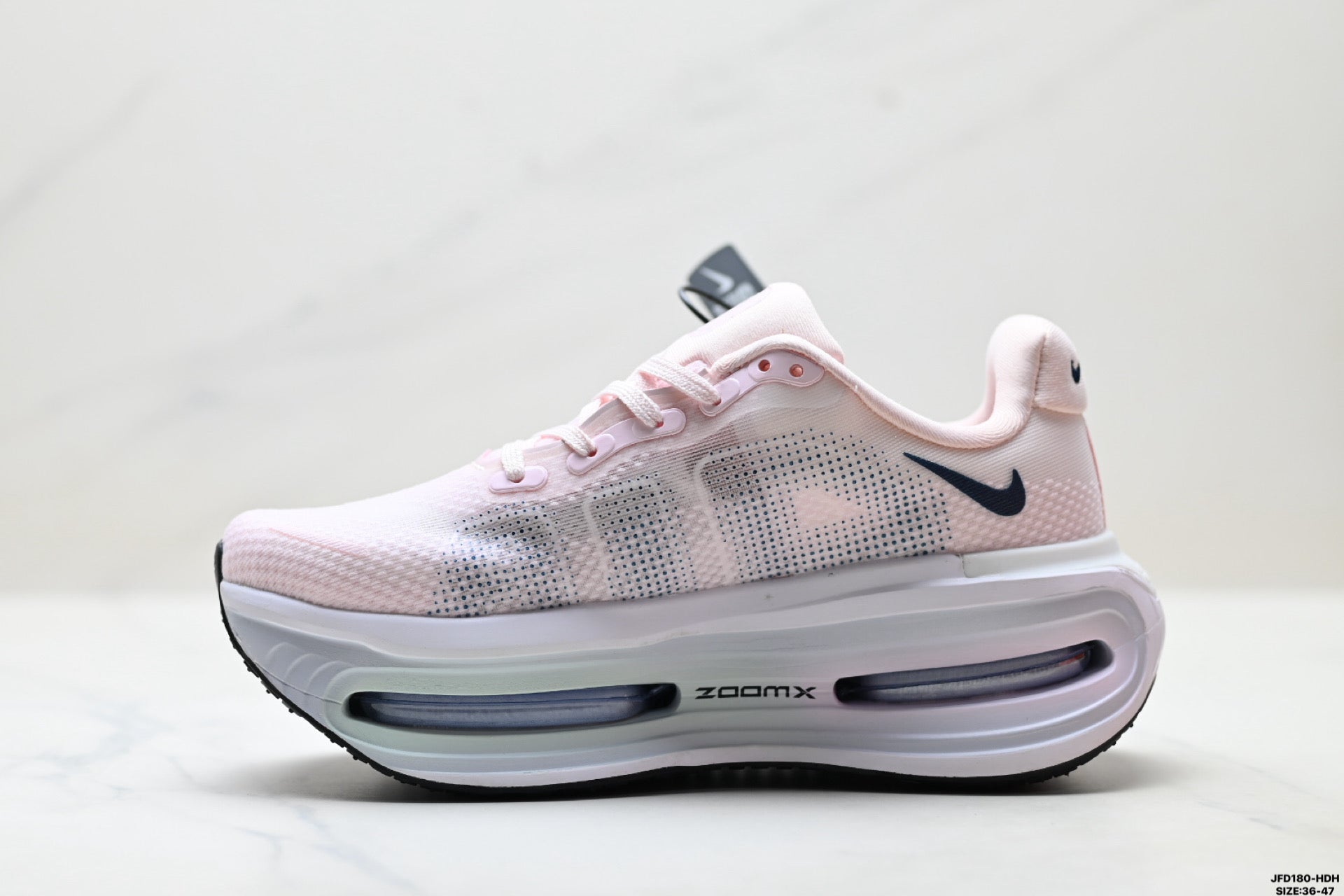 Nike Vomero Premium Low-Top Running Shoe HM5973-606