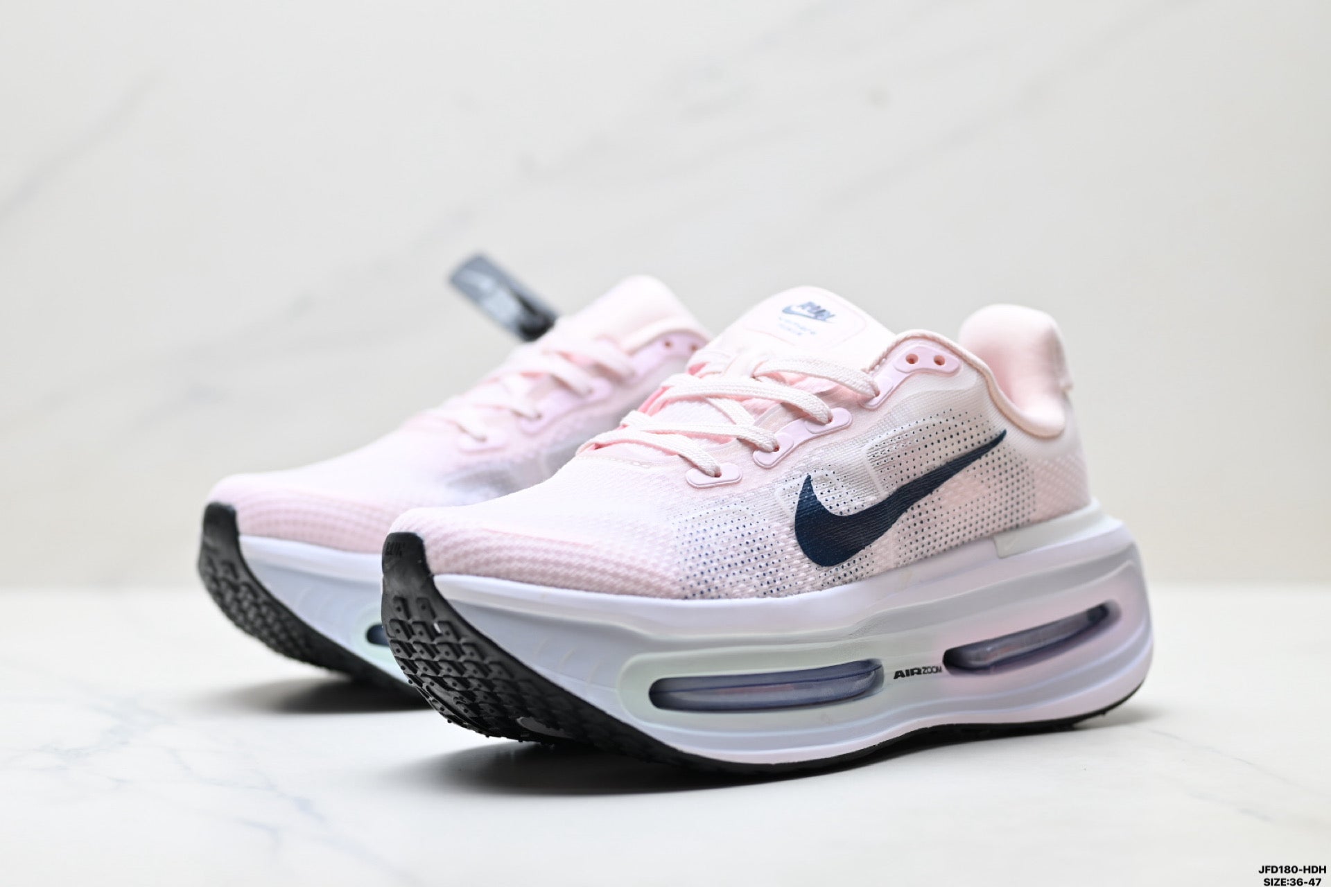 Nike Vomero Premium Low-Top Running Shoe HM5973-606