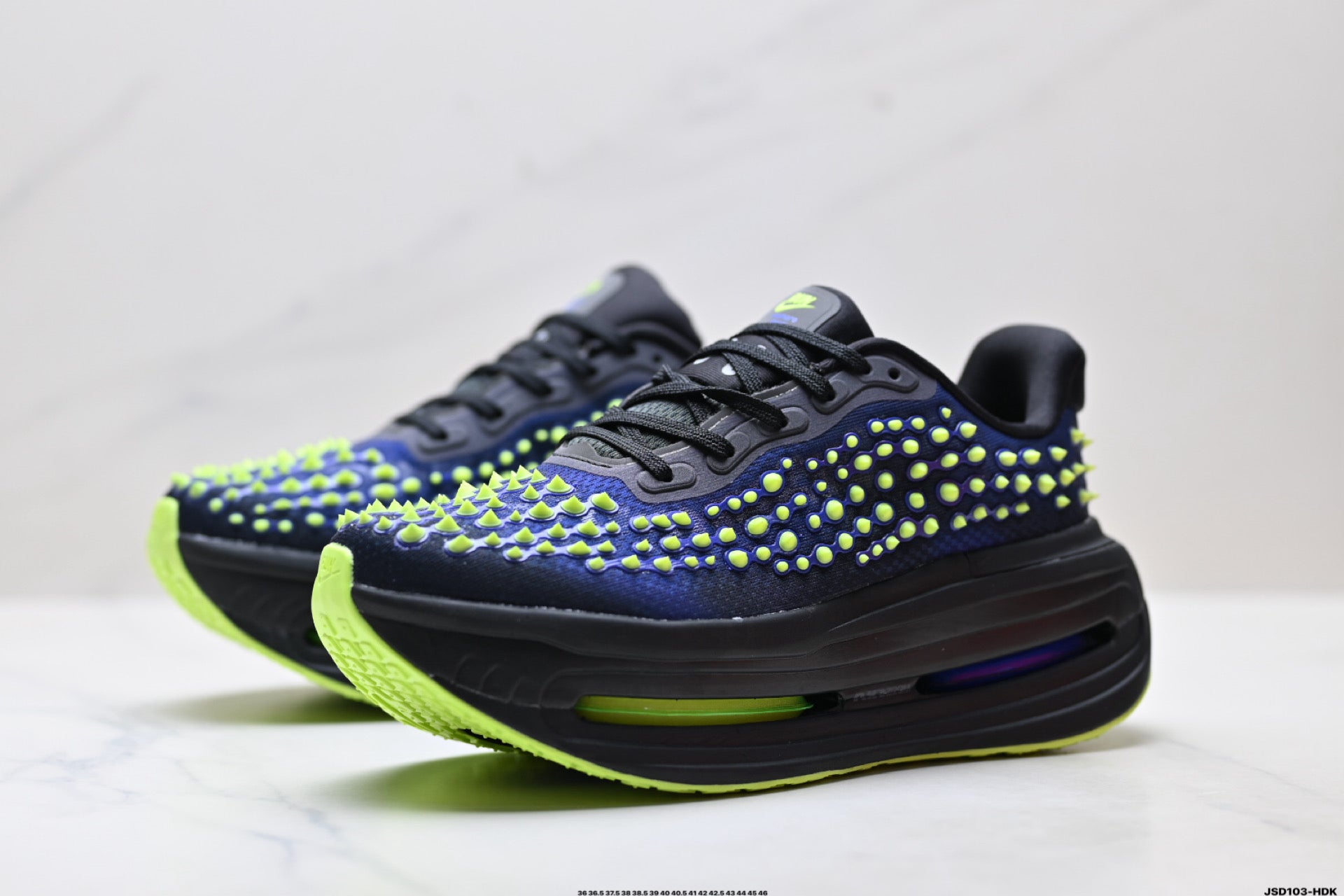 Nike Vomero Premium Low-Top Running Shoe IR2168-002
