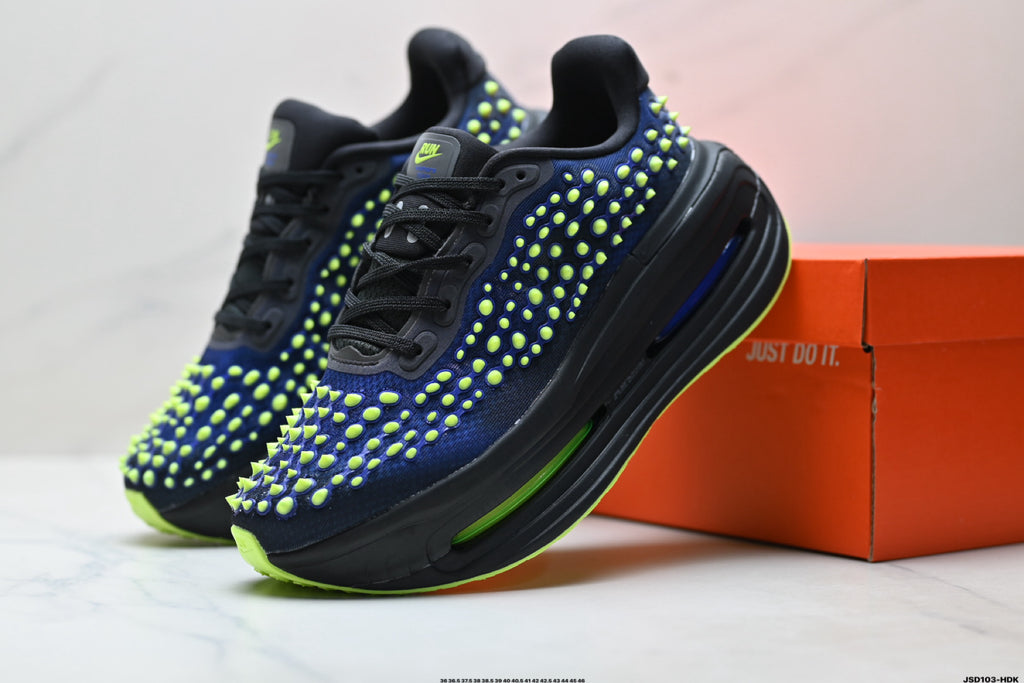 Nike Vomero Premium Low-Top Running Shoe IR2168-002