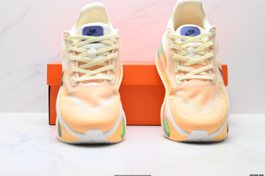 Nike Vomero Premium Low-Top Running Shoe HQ2050-701