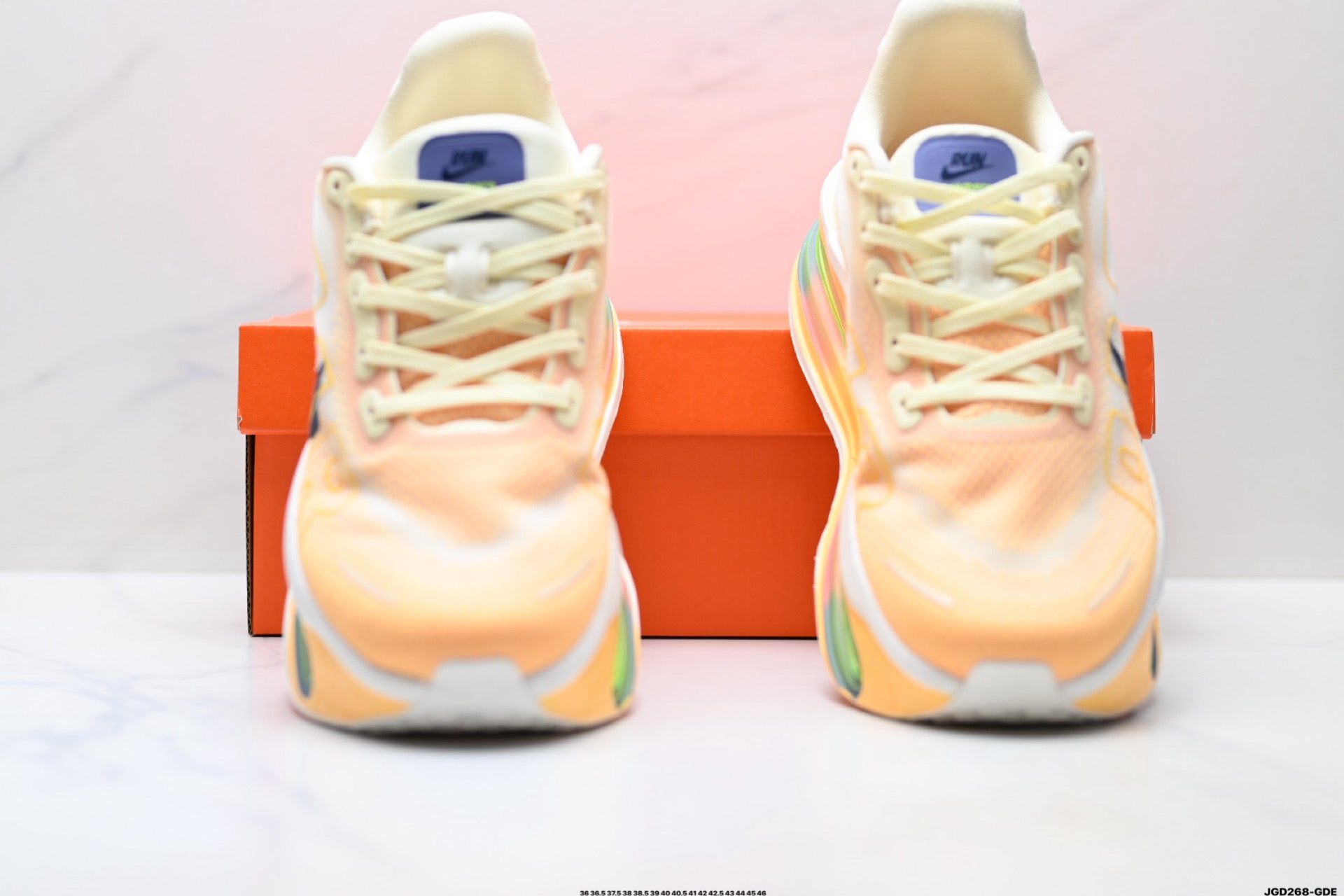 Nike Vomero Premium Low-Top Running Shoe HQ2050-701
