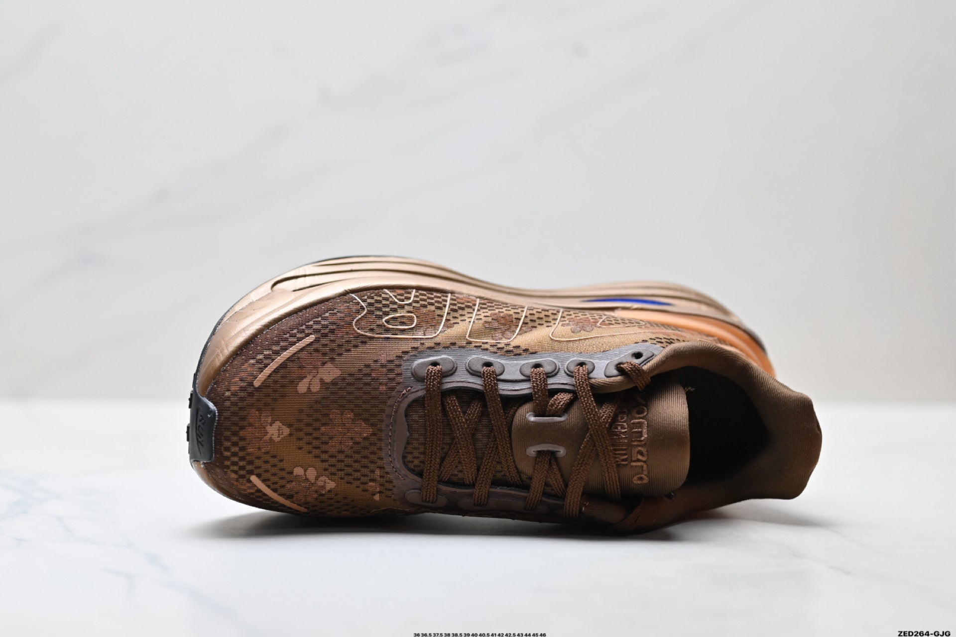 Nike Vomero Premium Low-Top Running Shoe IQ0028-200