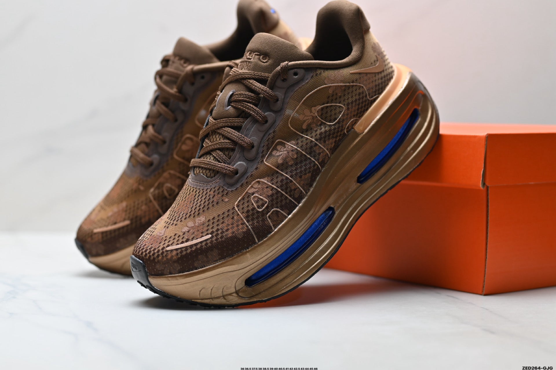 Nike Vomero Premium Low-Top Running Shoe IQ0028-200