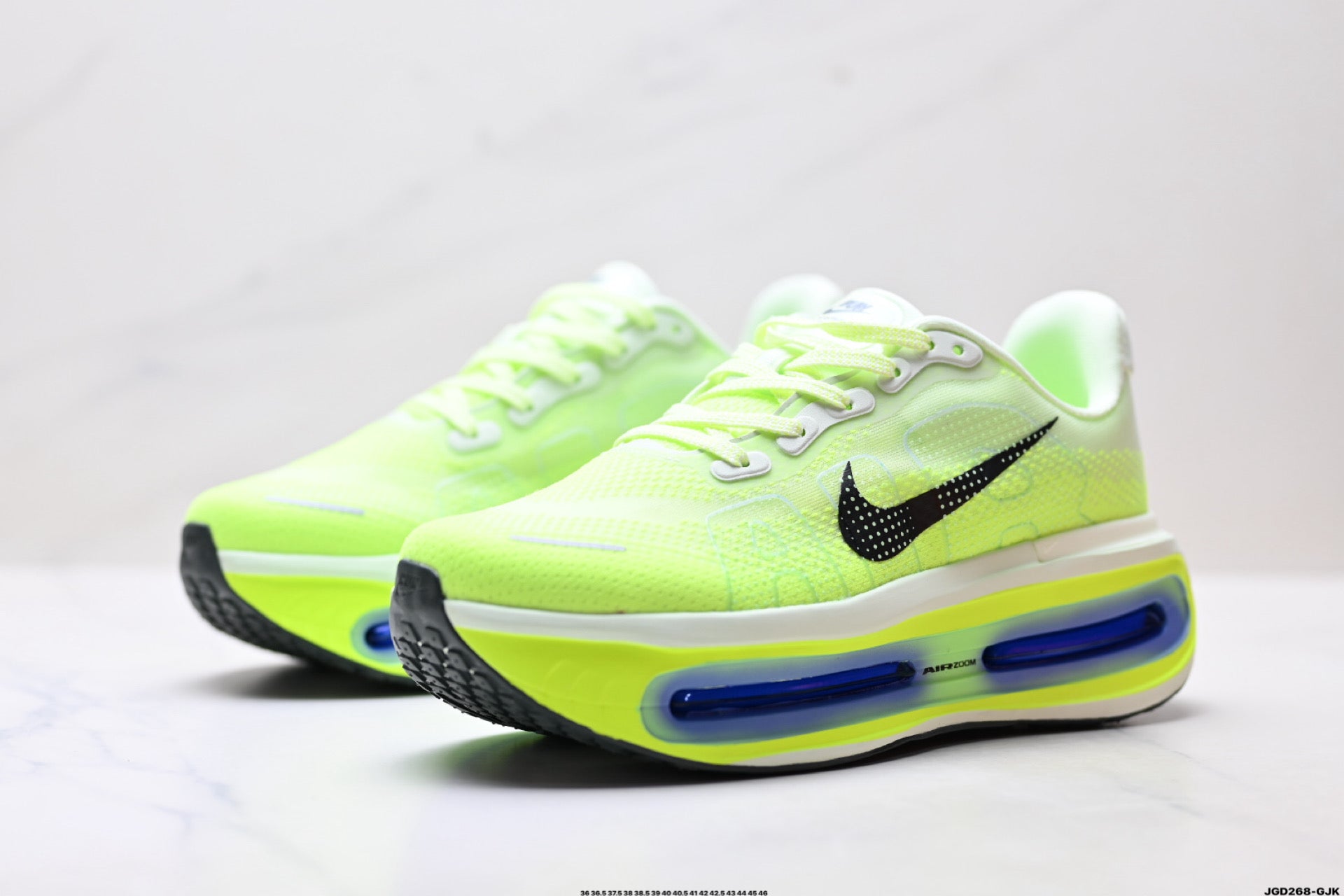 Nike Vomero Premium Low-Top Running Shoe HQ2050-702
