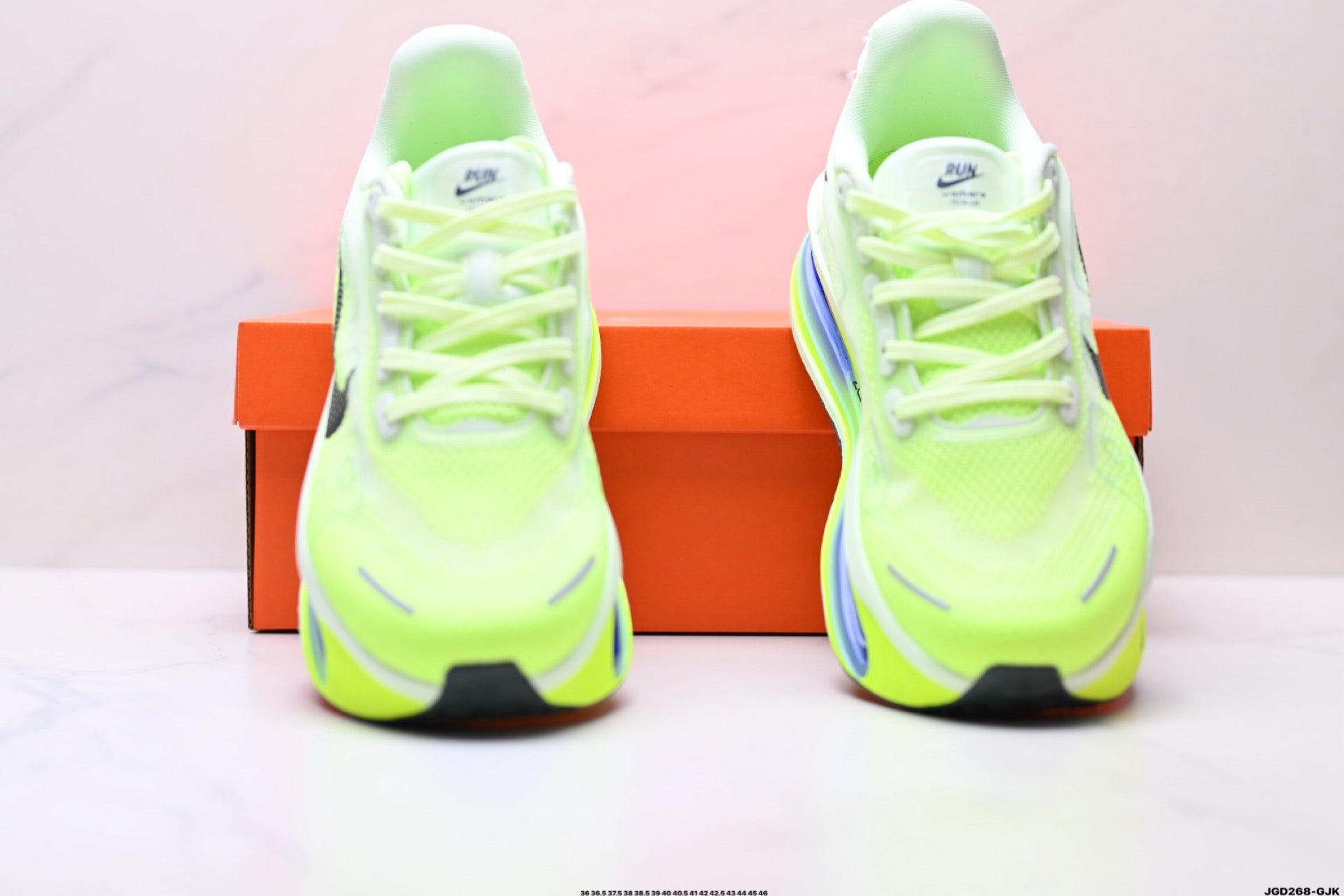 Nike Vomero Premium Low-Top Running Shoe HQ2050-702