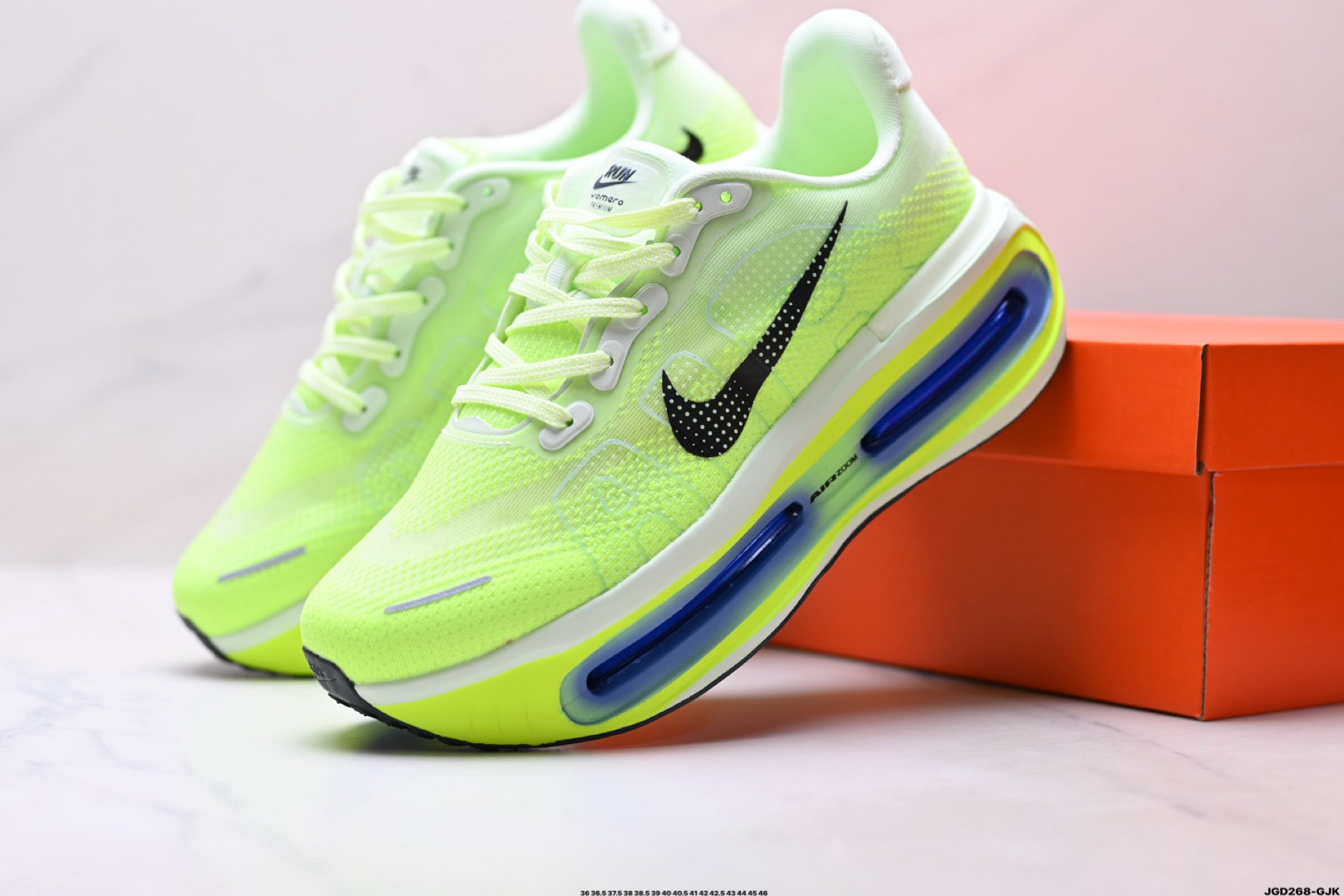 Nike Vomero Premium Low-Top Running Shoe HQ2050-702