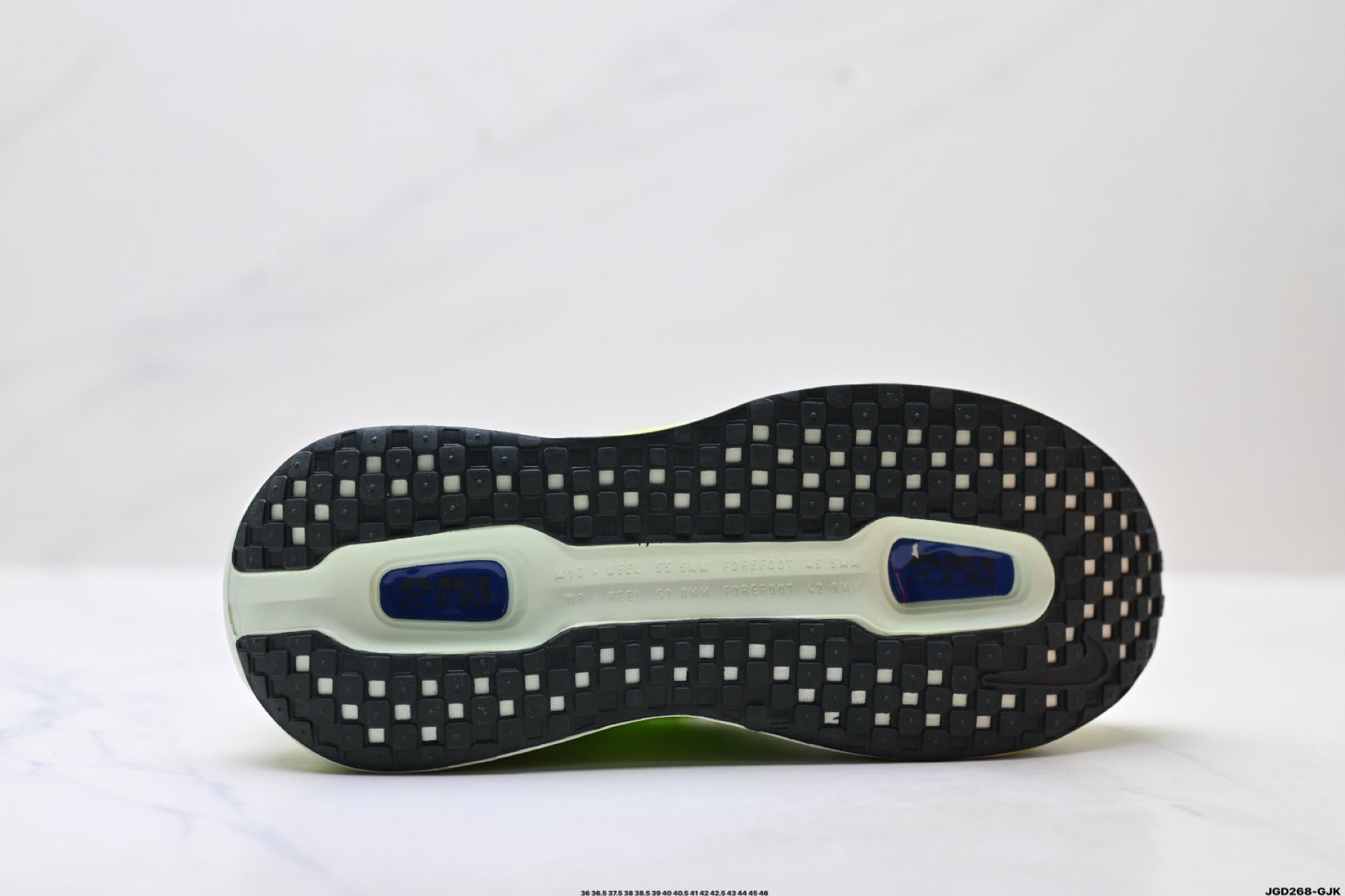 Nike Vomero Premium Low-Top Running Shoe HQ2050-702