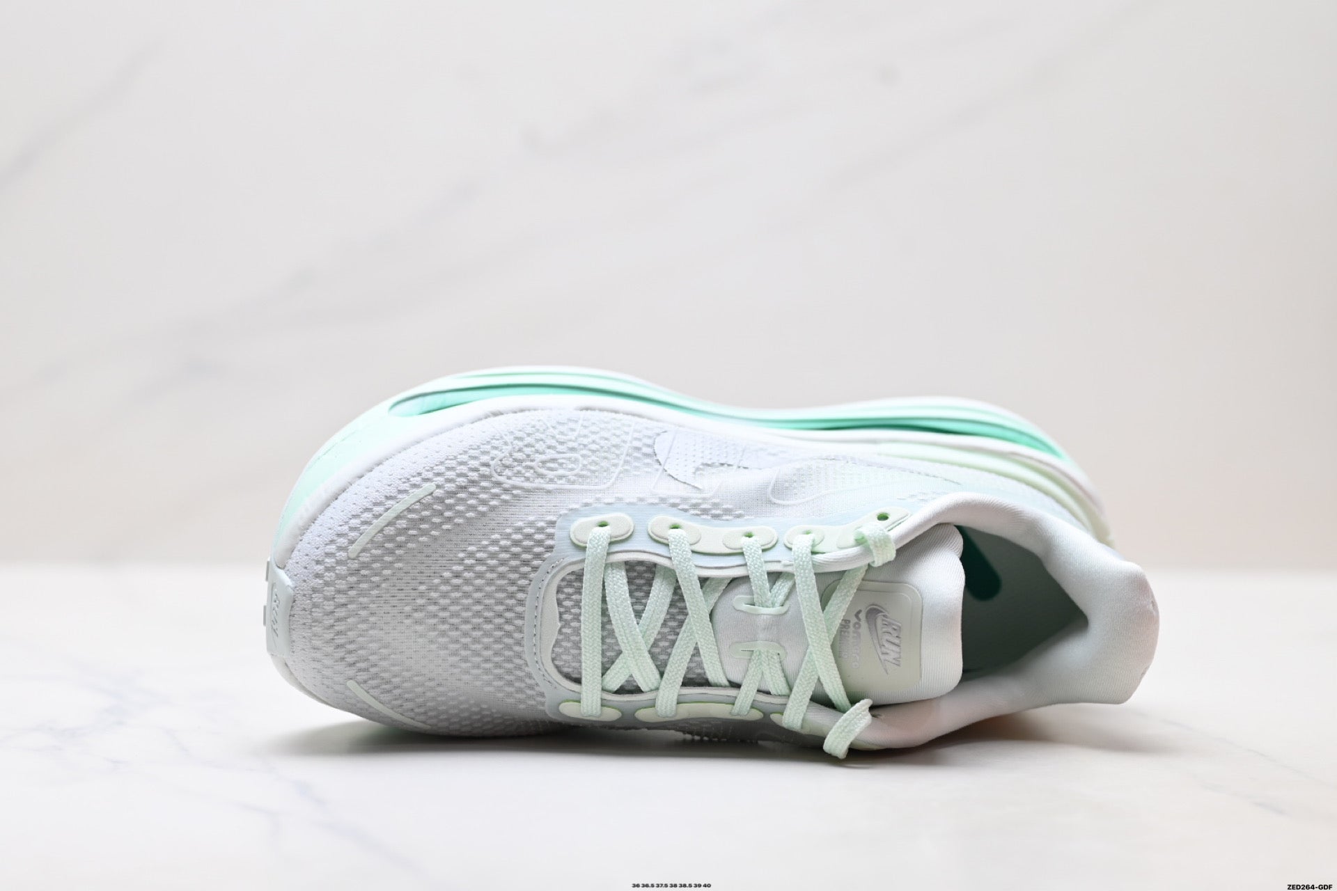 Nike Vomero Premium Low-Top Running Shoe HM5973-300