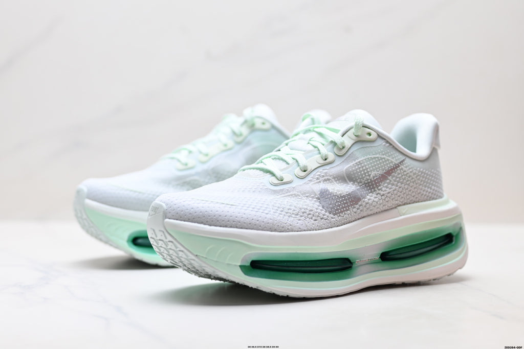 Nike Vomero Premium Low-Top Running Shoe HM5973-300