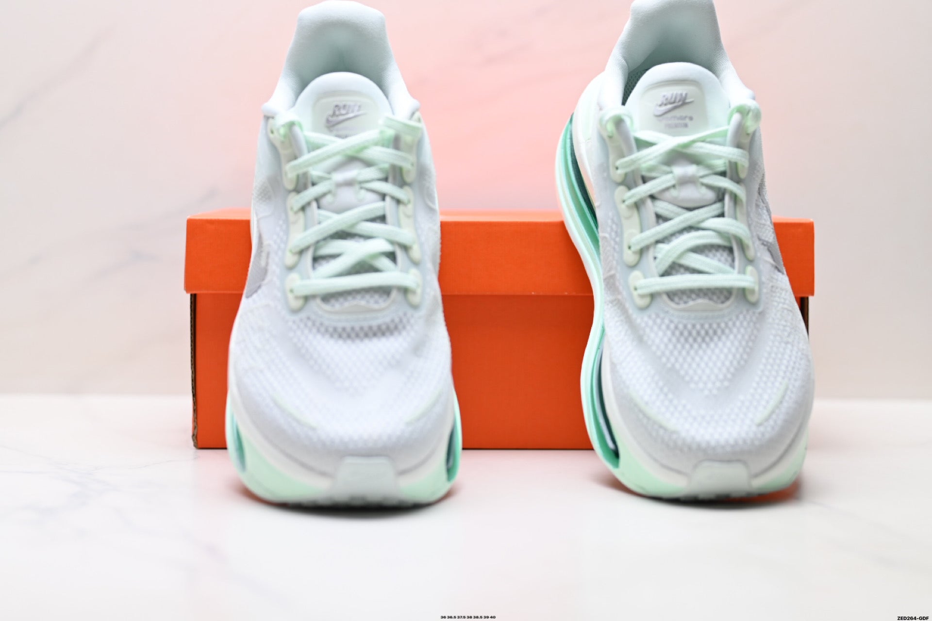 Nike Vomero Premium Low-Top Running Shoe HM5973-300